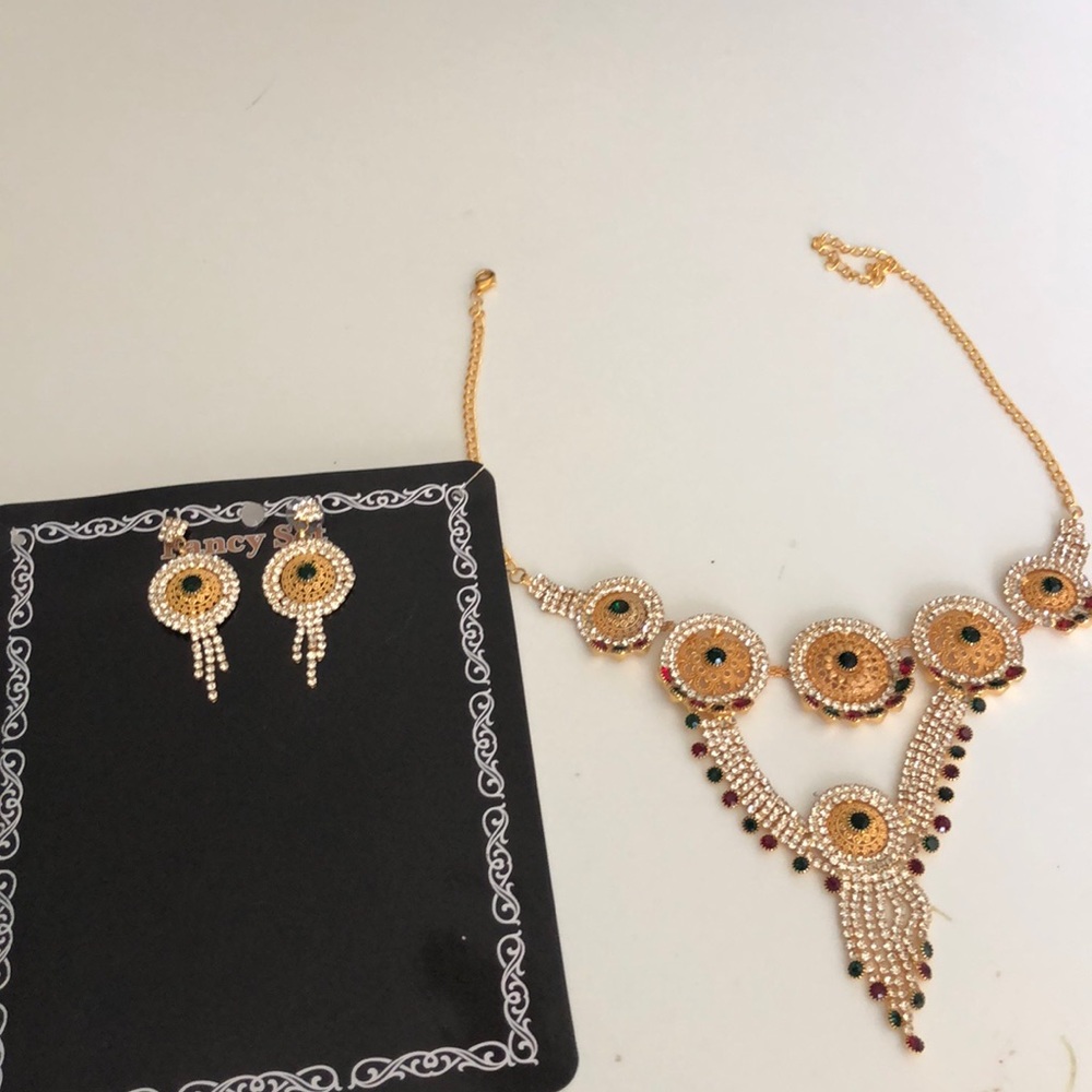 Fashion jewelry Neckless and Earrings set